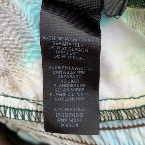 Beautiful Dress - Picture 6 of 6